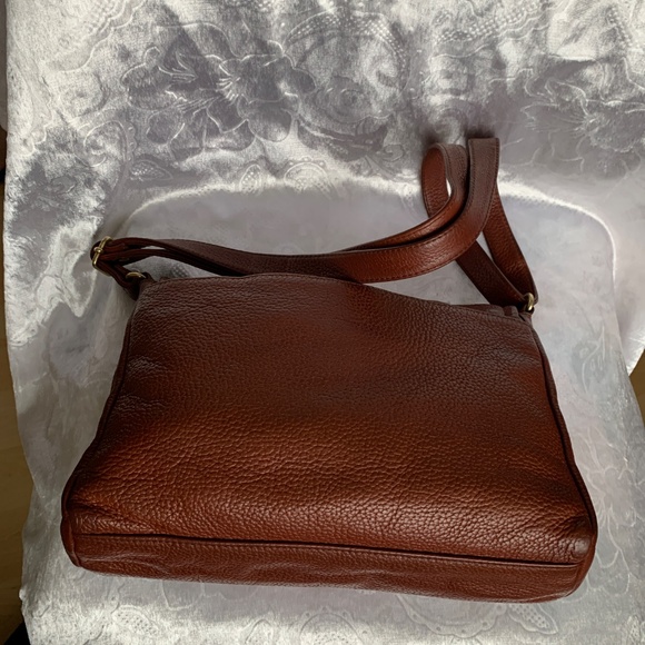 Great Deal Liz Claiborne Choco-Brown Premium Leather Handbag –Timeless & Elegant - Picture 4 of 11